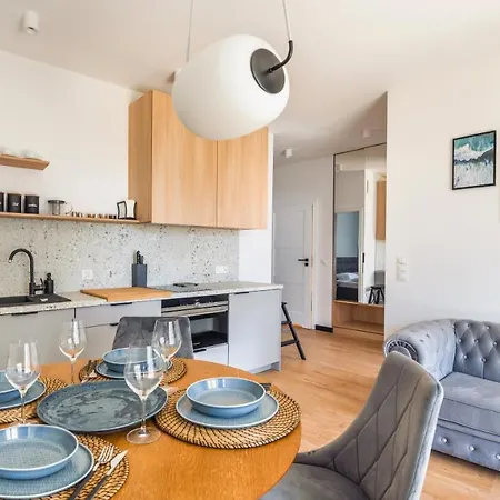 Nexo, Sun & Snow * Puck